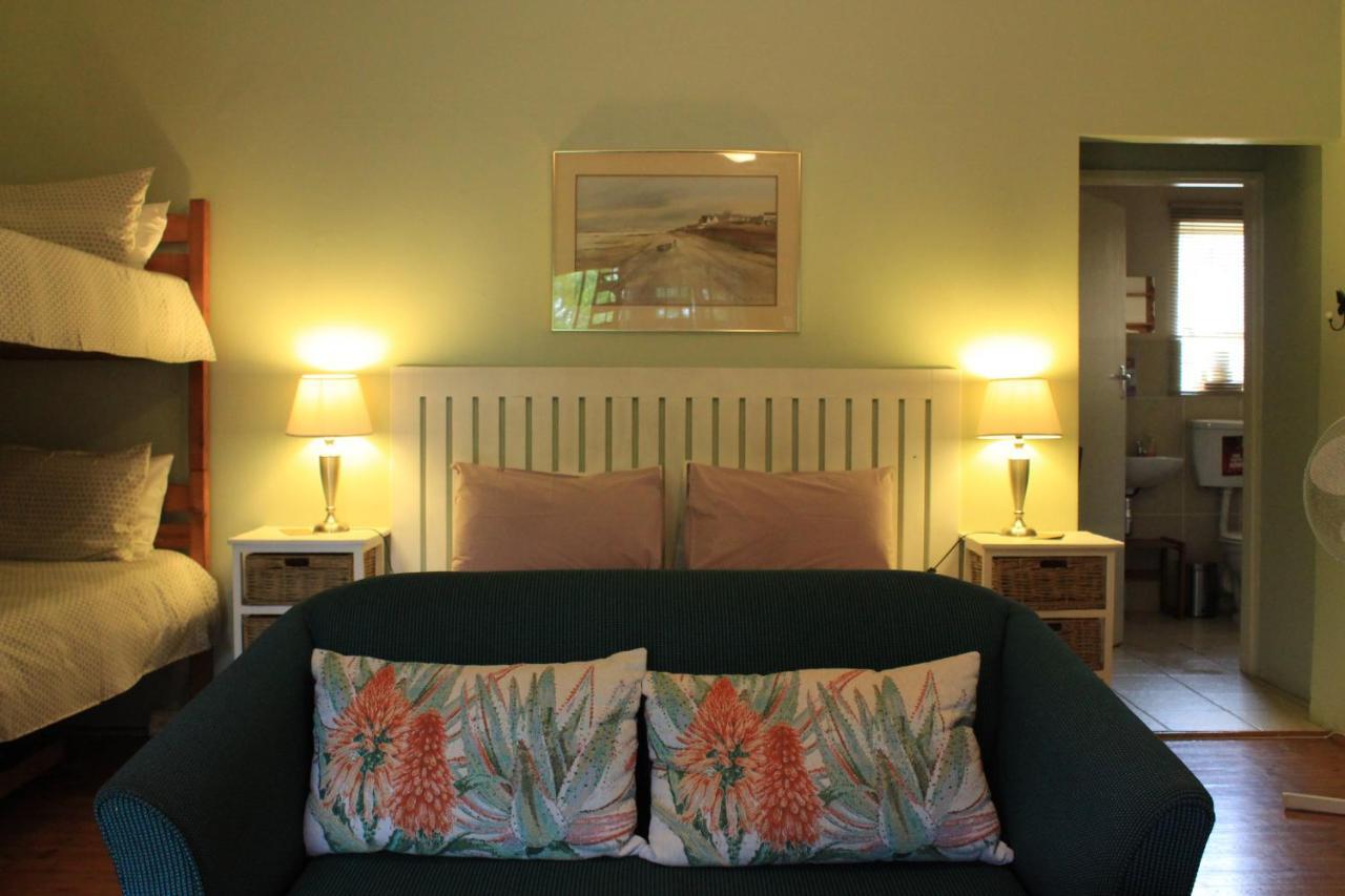 Dempsey'S Self-Catering Guest House Порт Елизабет Екстериор снимка