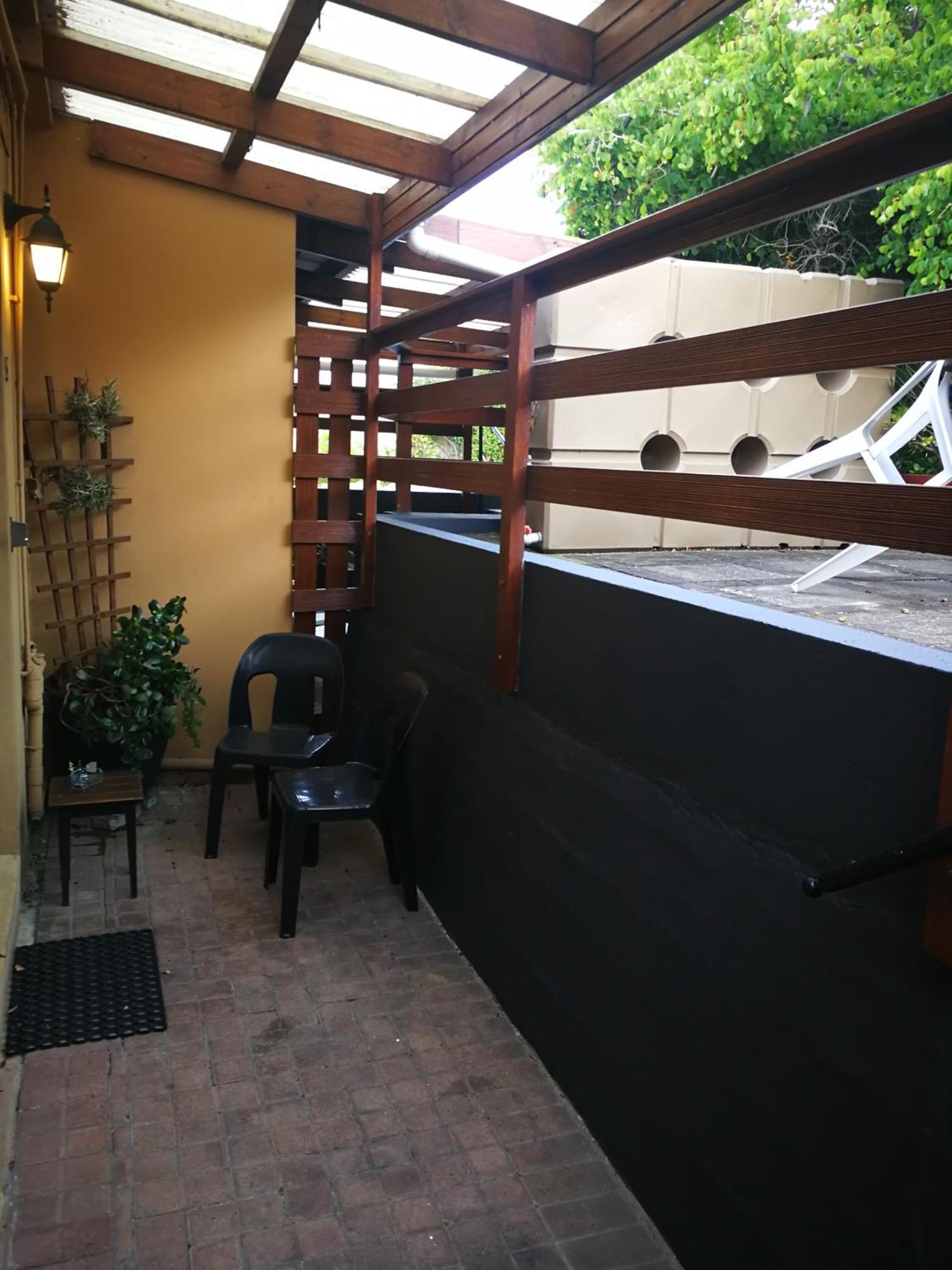 Dempsey'S Self-Catering Guest House Порт Елизабет Екстериор снимка