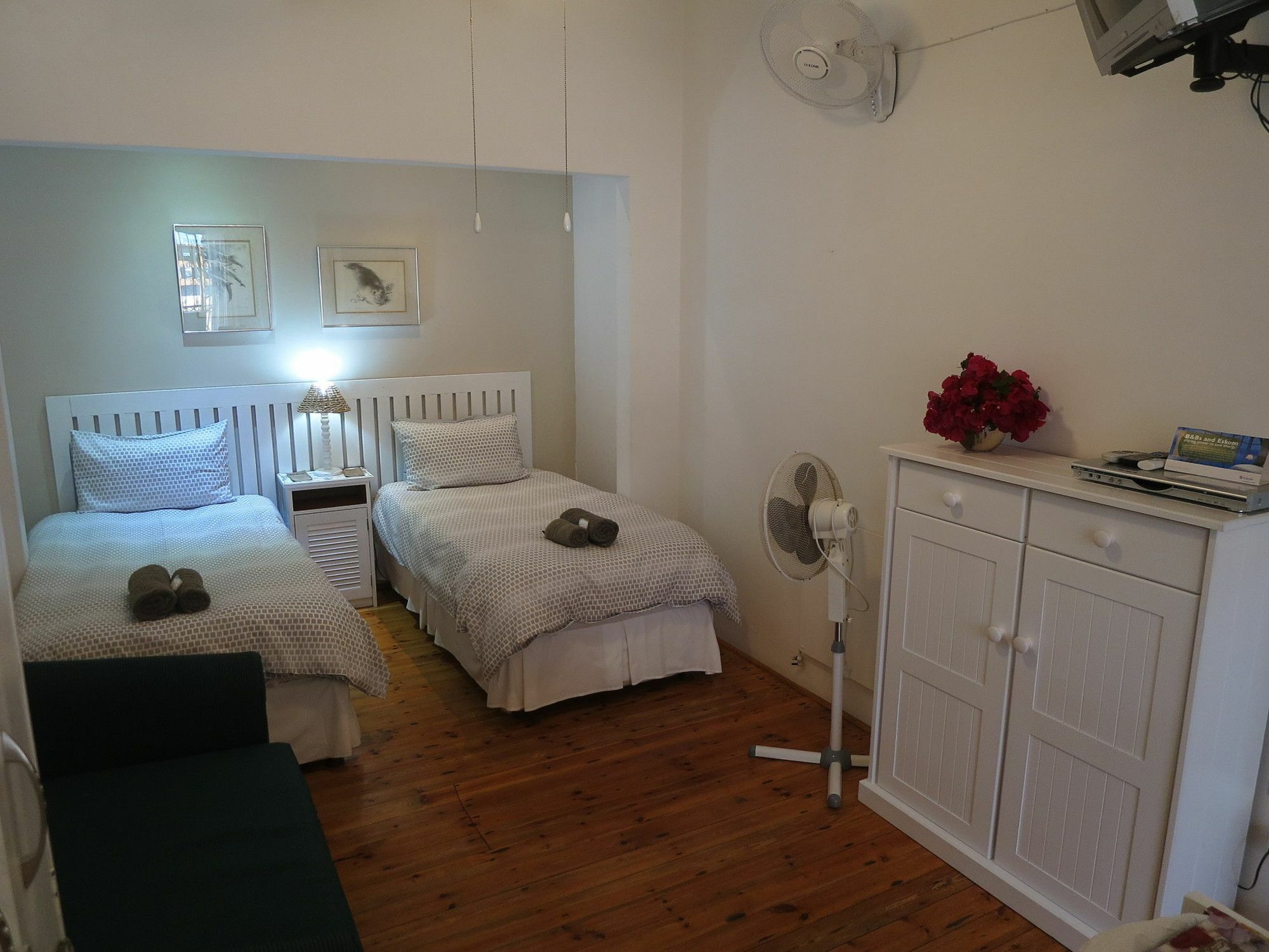 Dempsey'S Self-Catering Guest House Порт Елизабет Екстериор снимка