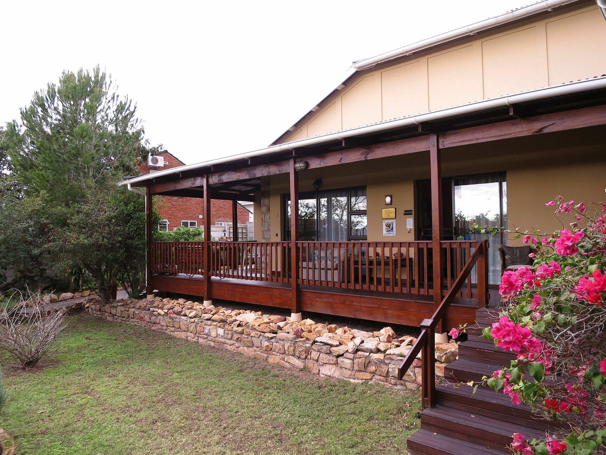 Dempsey'S Self-Catering Guest House Порт Елизабет Екстериор снимка